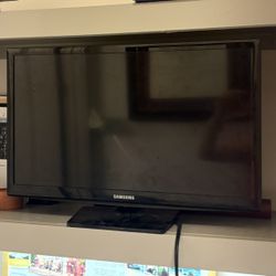 24” Samsung LED TV