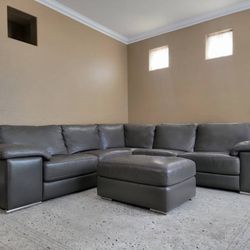 Luxury designer leather sectional & ottoman
Very-high end leather sectional
Made by Domicil (German home furnishing)
Very thick, buttery-soft leather
