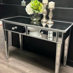 Entry/console Table 