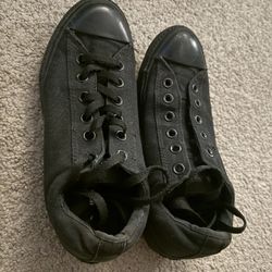 Black Converse size 5y