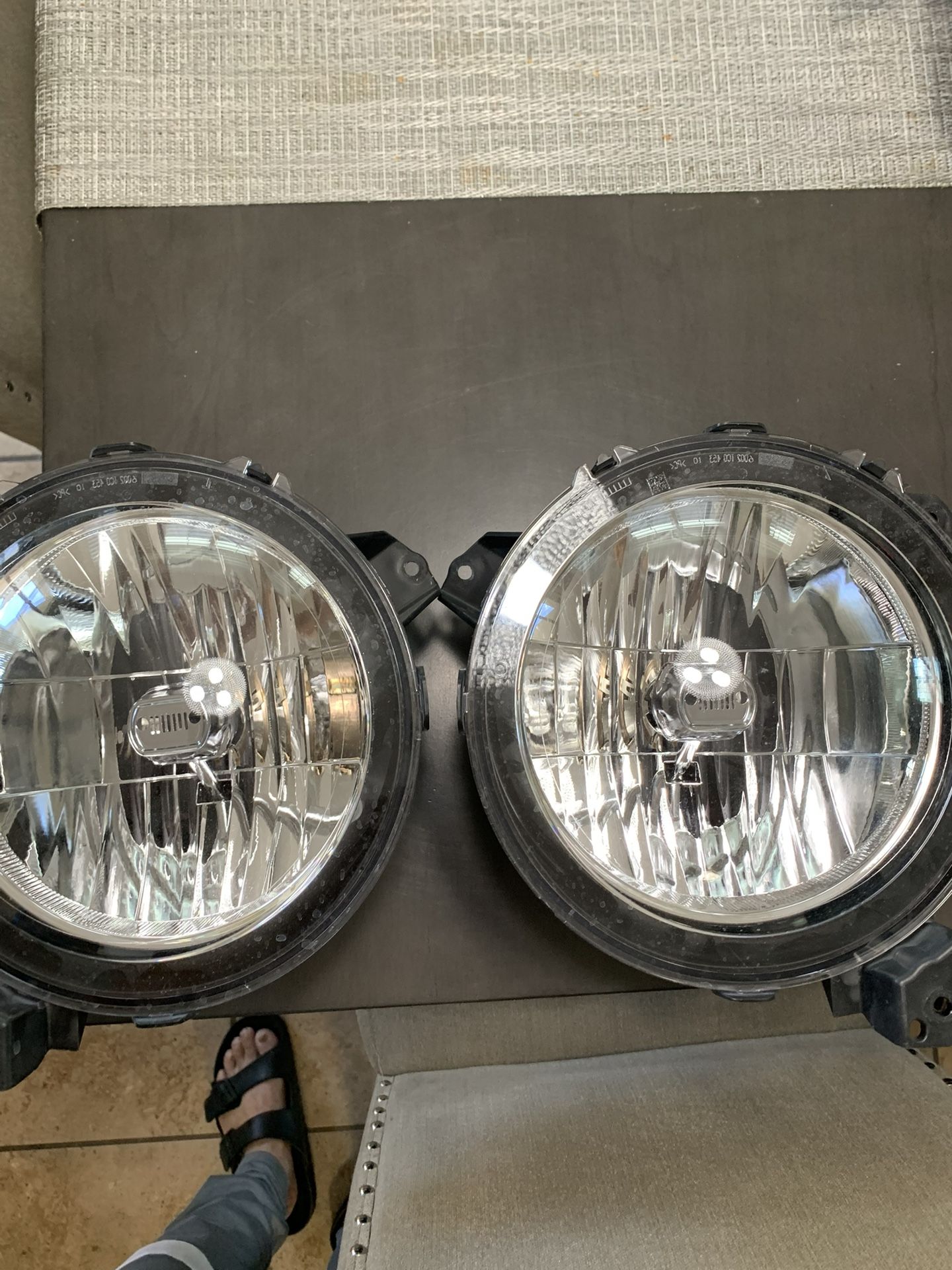 OEM Jeep JL/JT Headlights