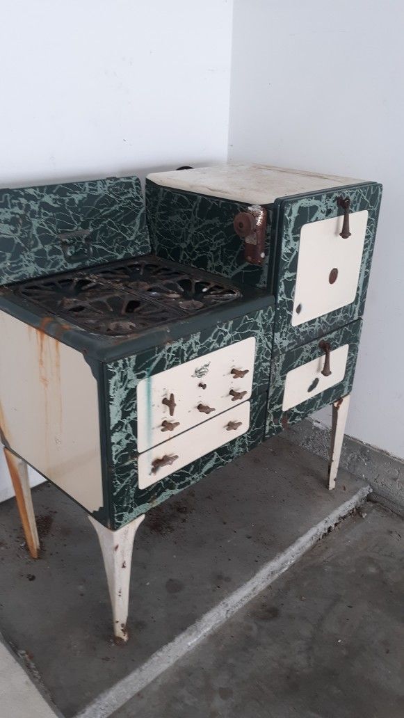 Antique Magic Chef Chamber Stove