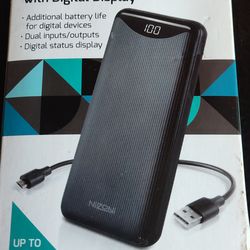 Nizoni 10.000 mhA power bank with digital display