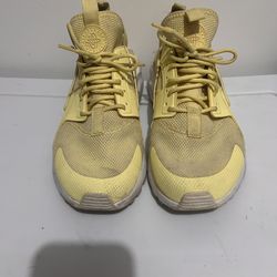 Nike Huaraches Size 8.5