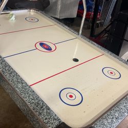 Air Hockey Table