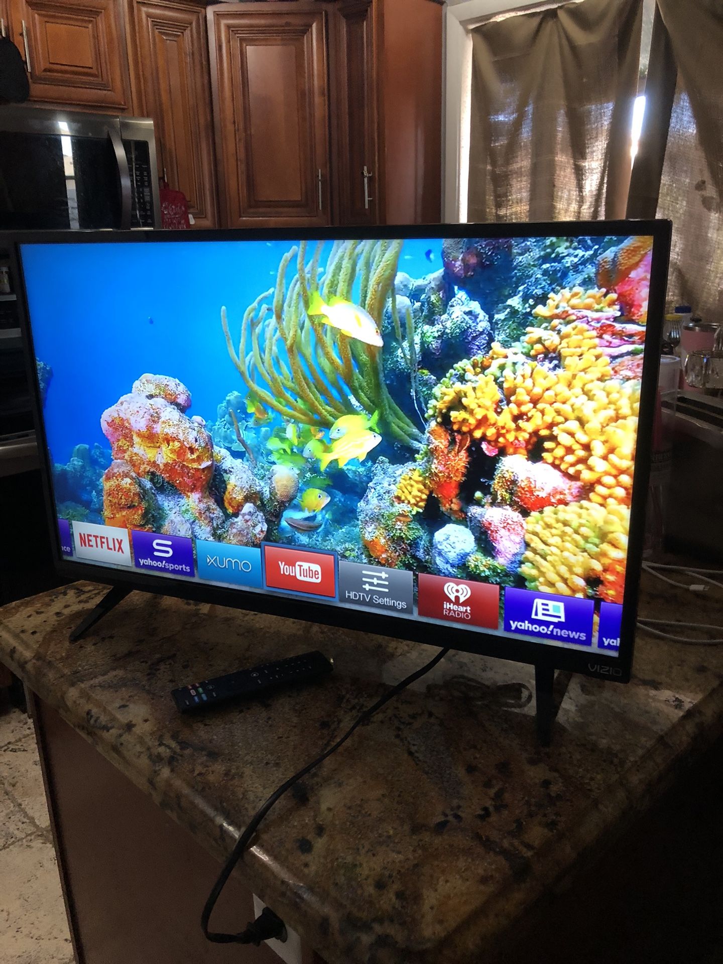 Vizio 32 inch Class HD Smart LED TV 1080P X 1920P