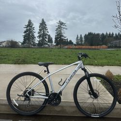 Trek Dual Sport 3 Hybrid Bike – 700c (Medium Frame) Aluminium Bicycle