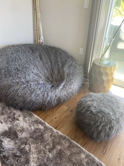 Large Gray faux fur Chair/Ottomon! Price Reduced! 100.00 Pick Up Asap!