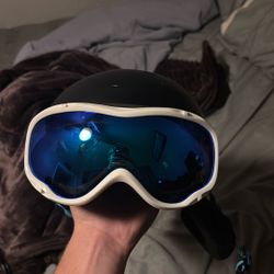 snowboard/ski Helmet + goggles 