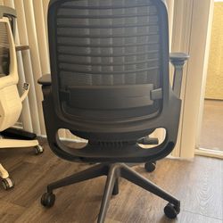 Steelcase Series 1 Office Chair - Ergonomic Work Chair with Wheels