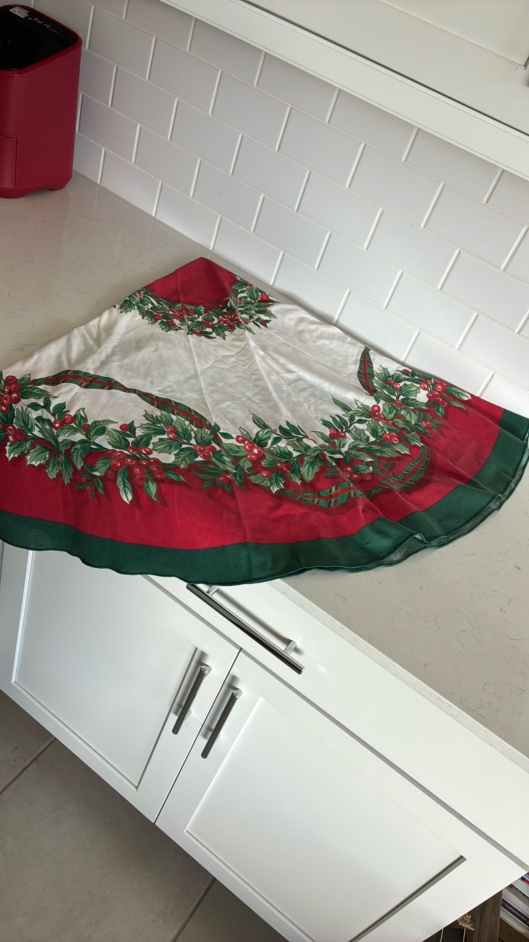 Round Vintage Christmas Tablecloth