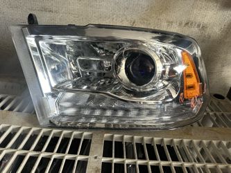 Headlight 2014 Ram 1500