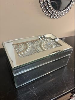 Gorgeous  Aurora Borealis Mirror Jewelry Box 8x5x4