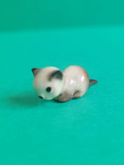 Vintage Hagen Renaker Miniature Siamese Cat Kitty Kitten Drinking Dollhouse 1" L.