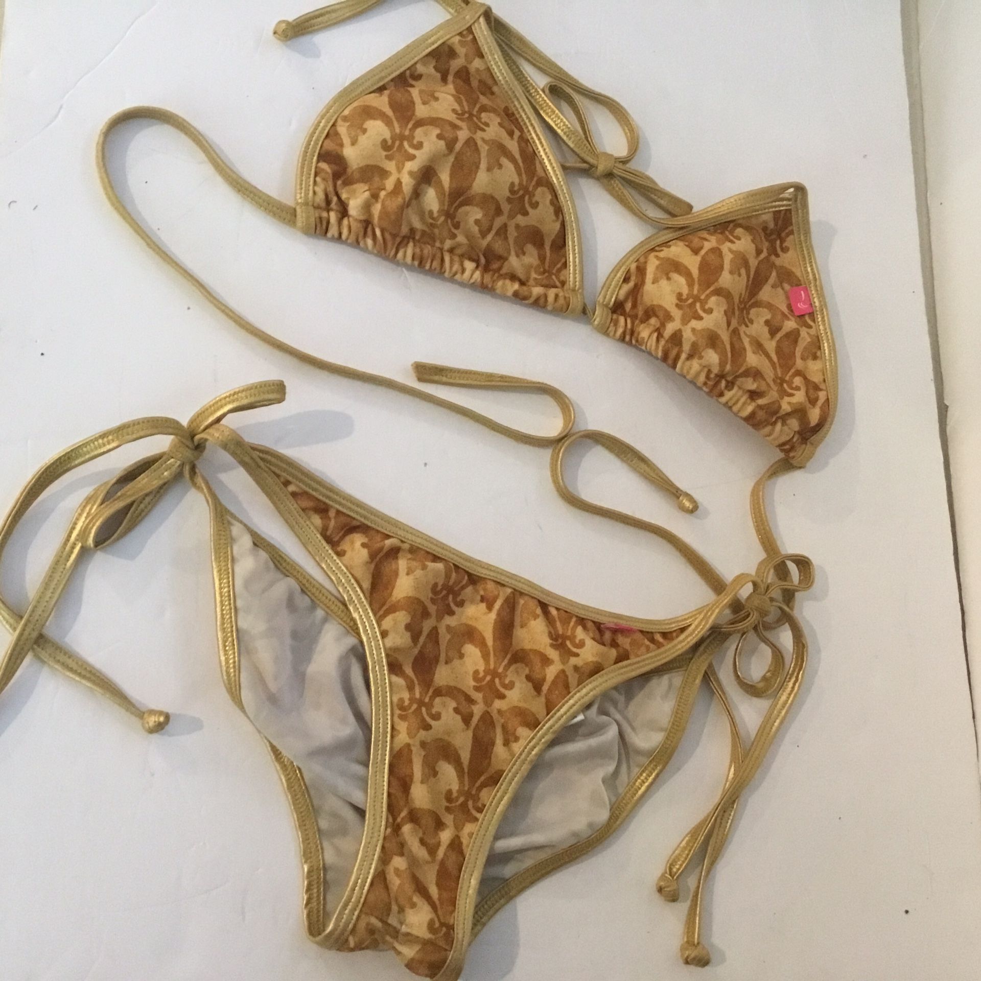 Chynna Dolls Bikini. Fleur De Lis On A Brown Background. M