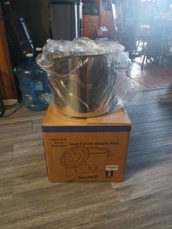 Stock Pot with Steamer Rack