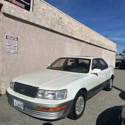 1991 Lexus LS 400