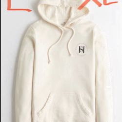 HOLLISTER BRAND NEW FOR WOMEN…LARGE AND XL …$25 Dlls 