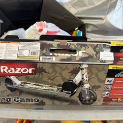 Razor Dino Camo Scooter 