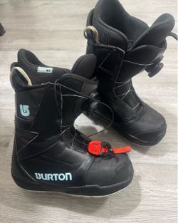 Snow boots