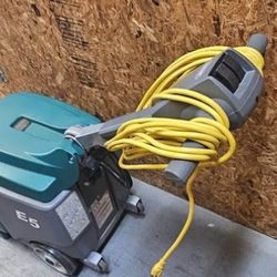 Tennant E5 Carpet Cleaner.