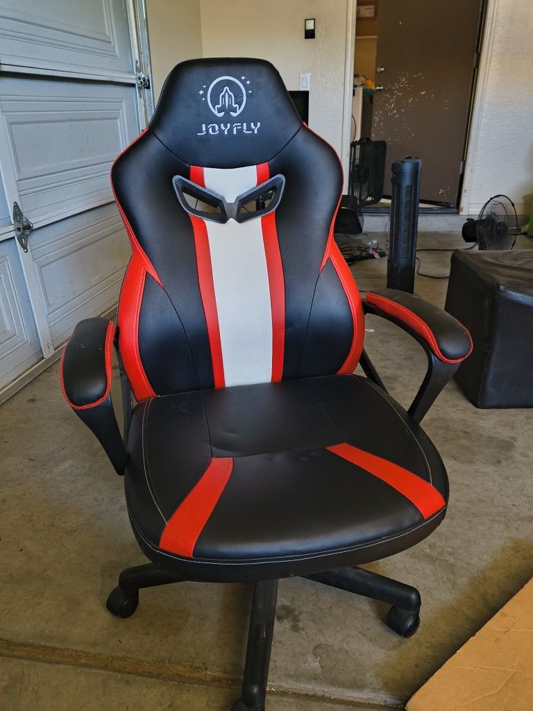 Gaming Chair Joy Fly Still In Good Shape Just A Little Wer And Tear Still Good 45