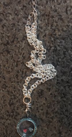 Necklace with locket