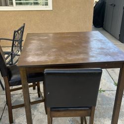 Bar Height Table And Chairs