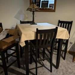 High Top Table With 4 chairs 