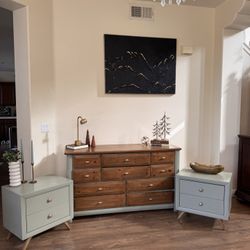 Refurbished 9-Drawer Dresser And Nightstands