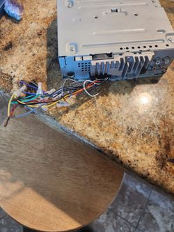 Pioneer deck/radio Cd player and bluetooth