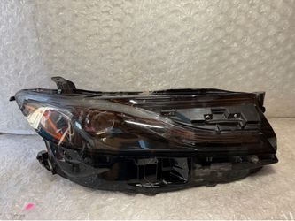 2025 2026 Toyota Camry Right Passenger Side Headlight OEM