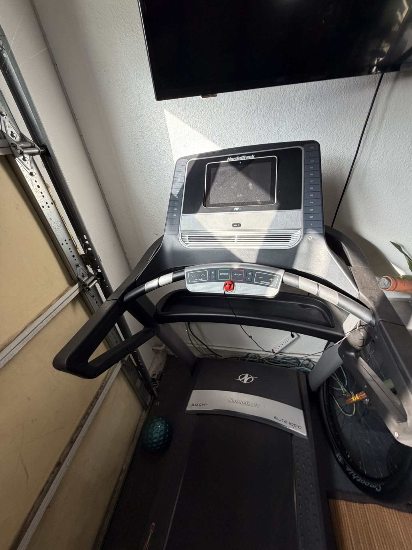 NordicTrack Elite 1000 Treadmill – Great Condition!