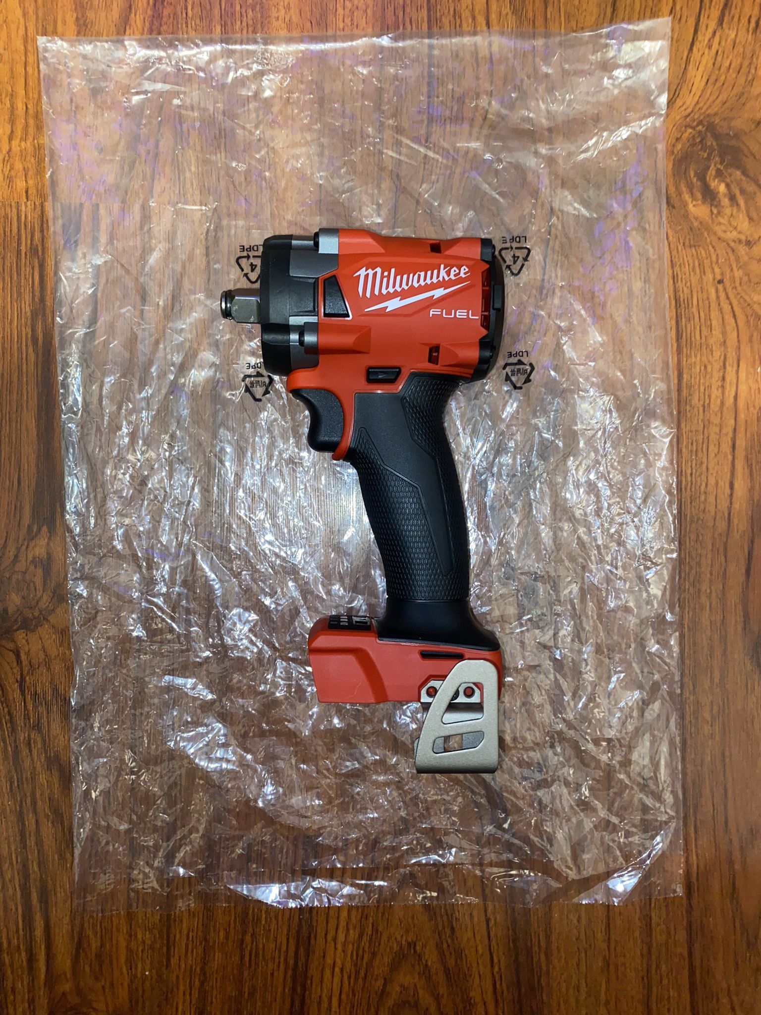 (1)Milwaukee M18 Fuel Brushless Gen 3 3/8” Compact Impact Wrench (2854-20) Tool Only