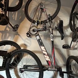2 24” Bmx Bikes Gt Redline 