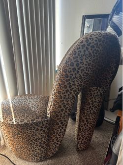 Shoe chair leopard print