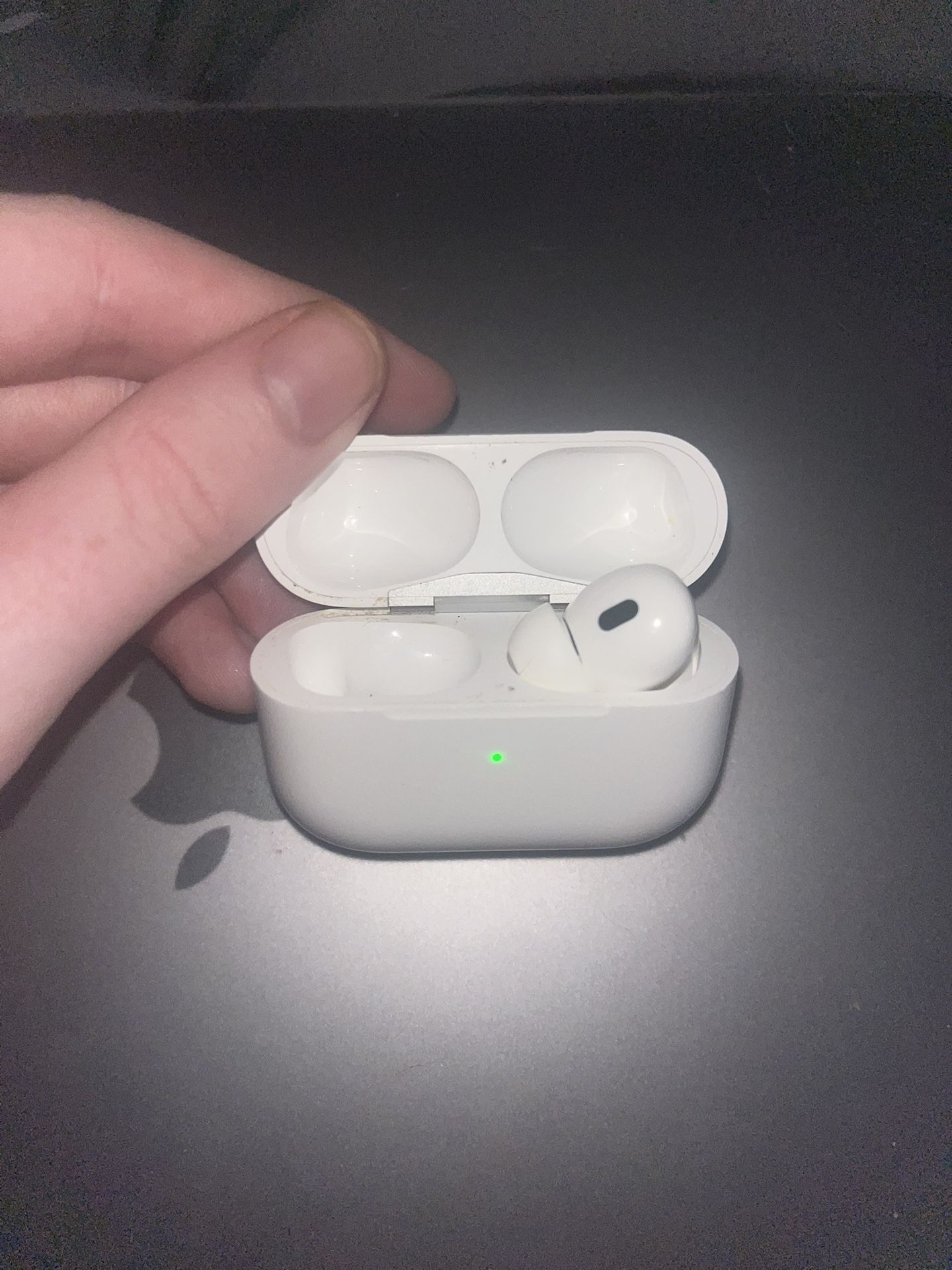 AirPod Pro 2 (RIGHT EAR ONLY w/ Case)