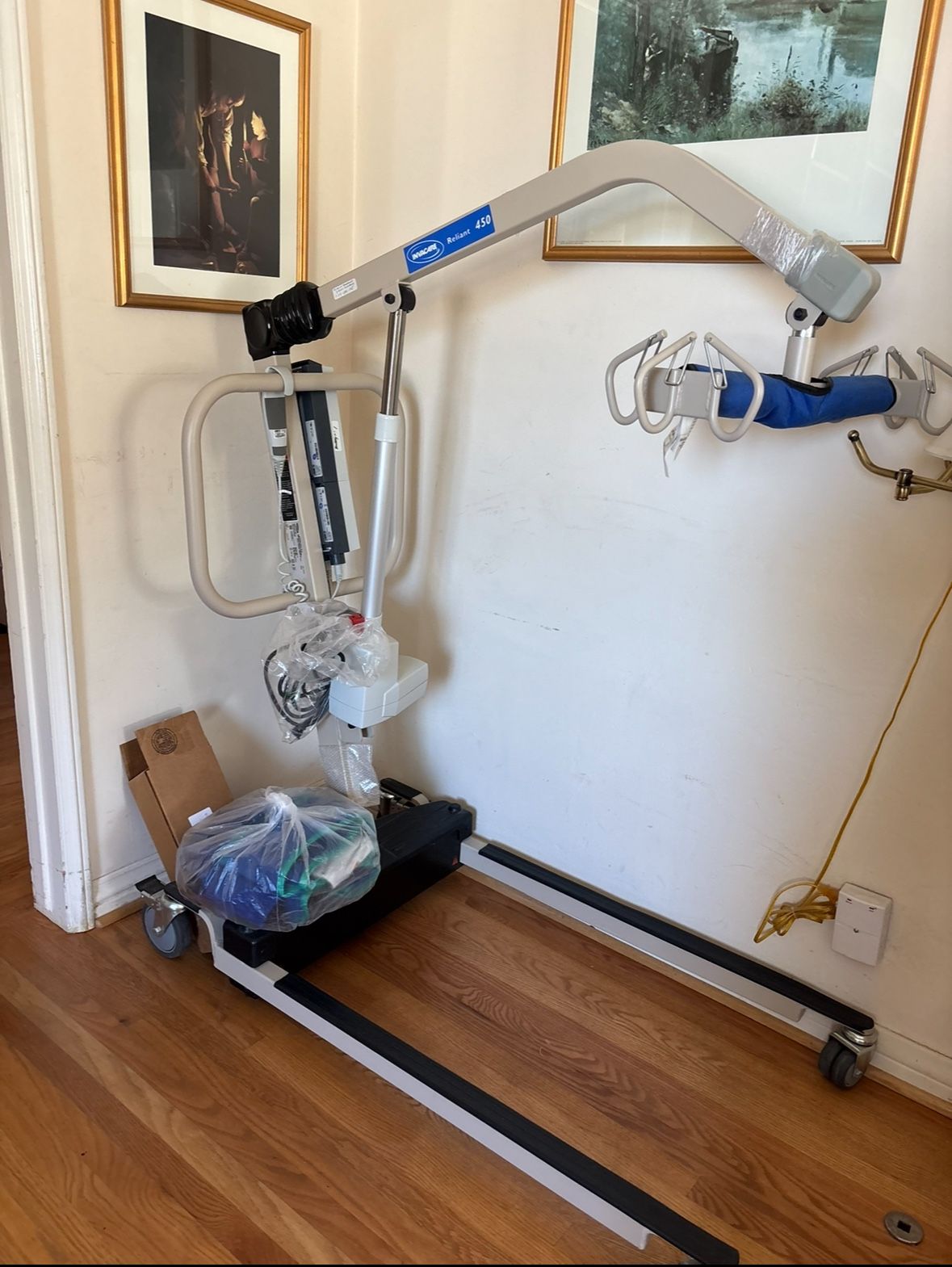 Hoyer Lift (North Hollywood)