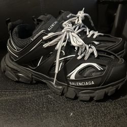 balanciaga tracks nun LED size 10 