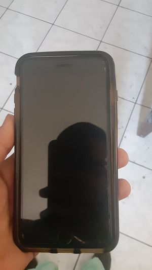 Photo IPhone 6 Plus s is in good condition no cracks no scratches good phone I just bought another one now I don't got no use for this I live in Fontana