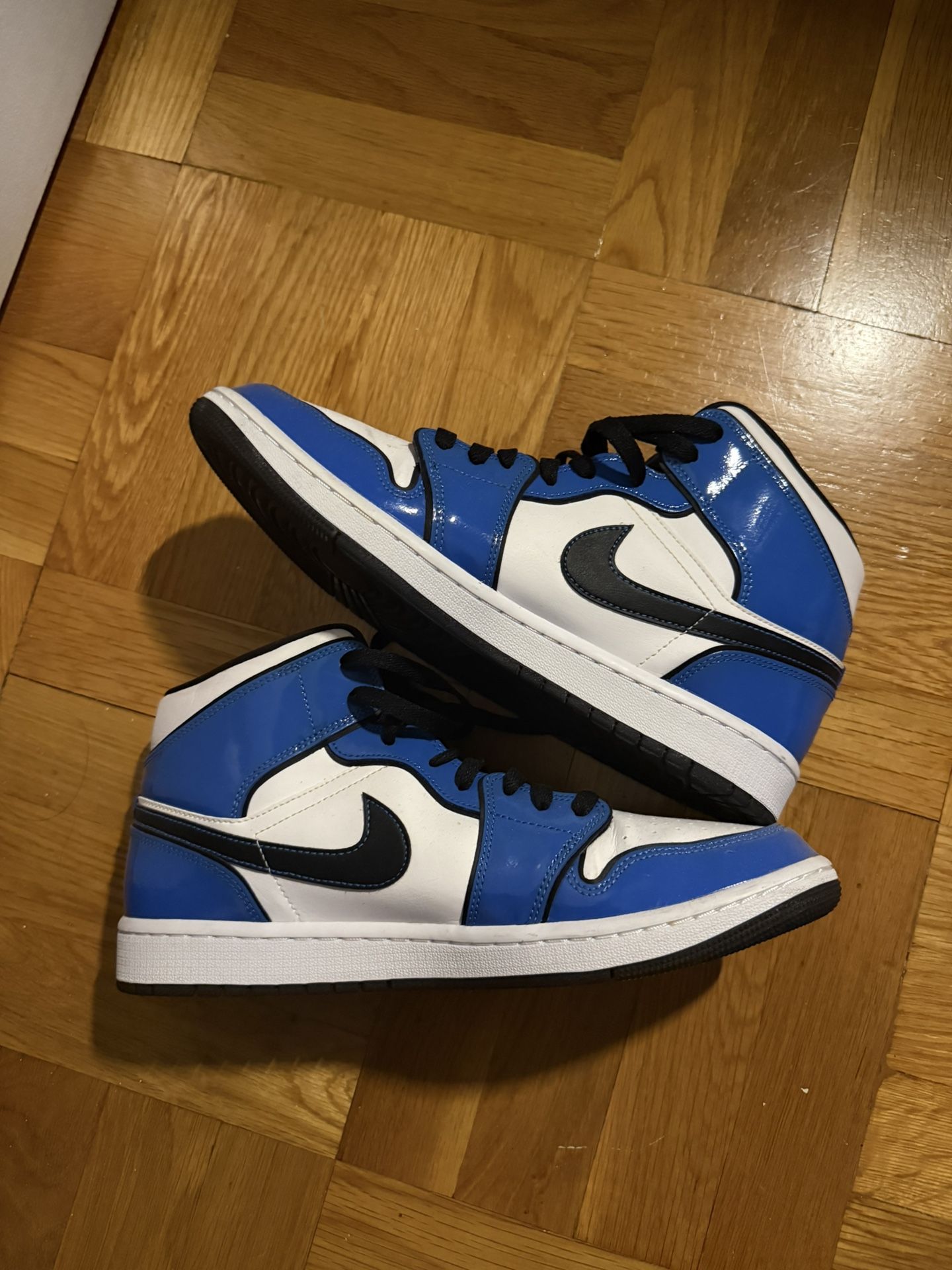 Air Jordan 1 Mid SE