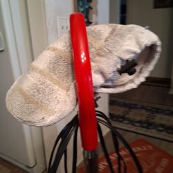 SWIFER WET MOP ( ONLY USES WATER) NOTHING WRONG WITH IT