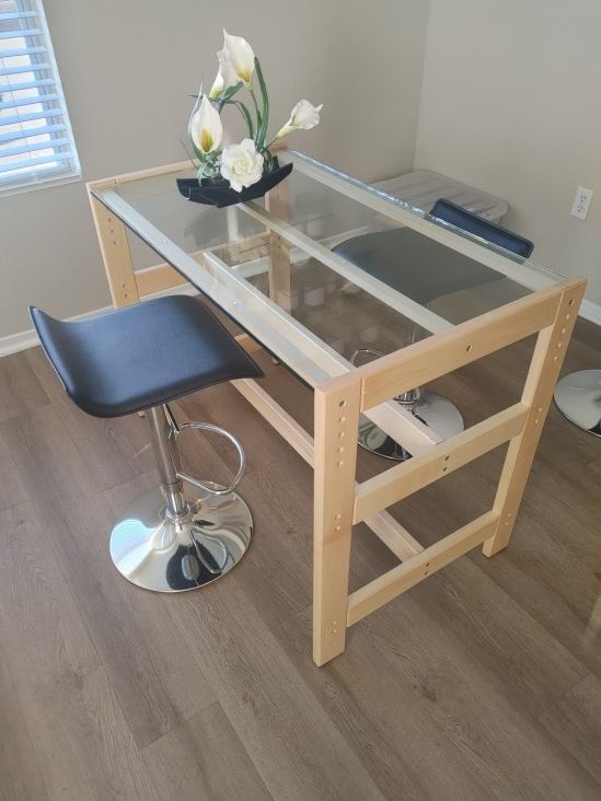 Dining Room Table And 2 Height Adjustable Stools