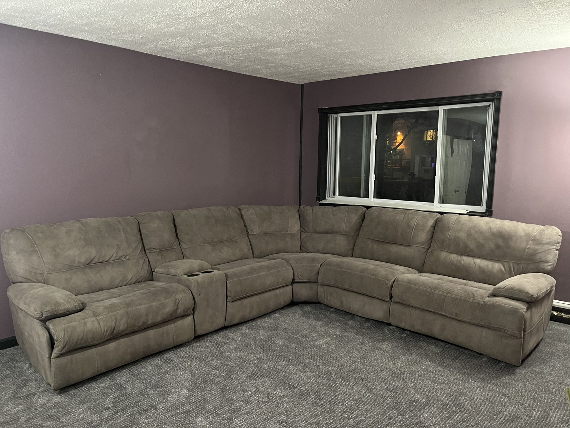 Manwah Sectional Power Recliner Couch- Excellent Condition