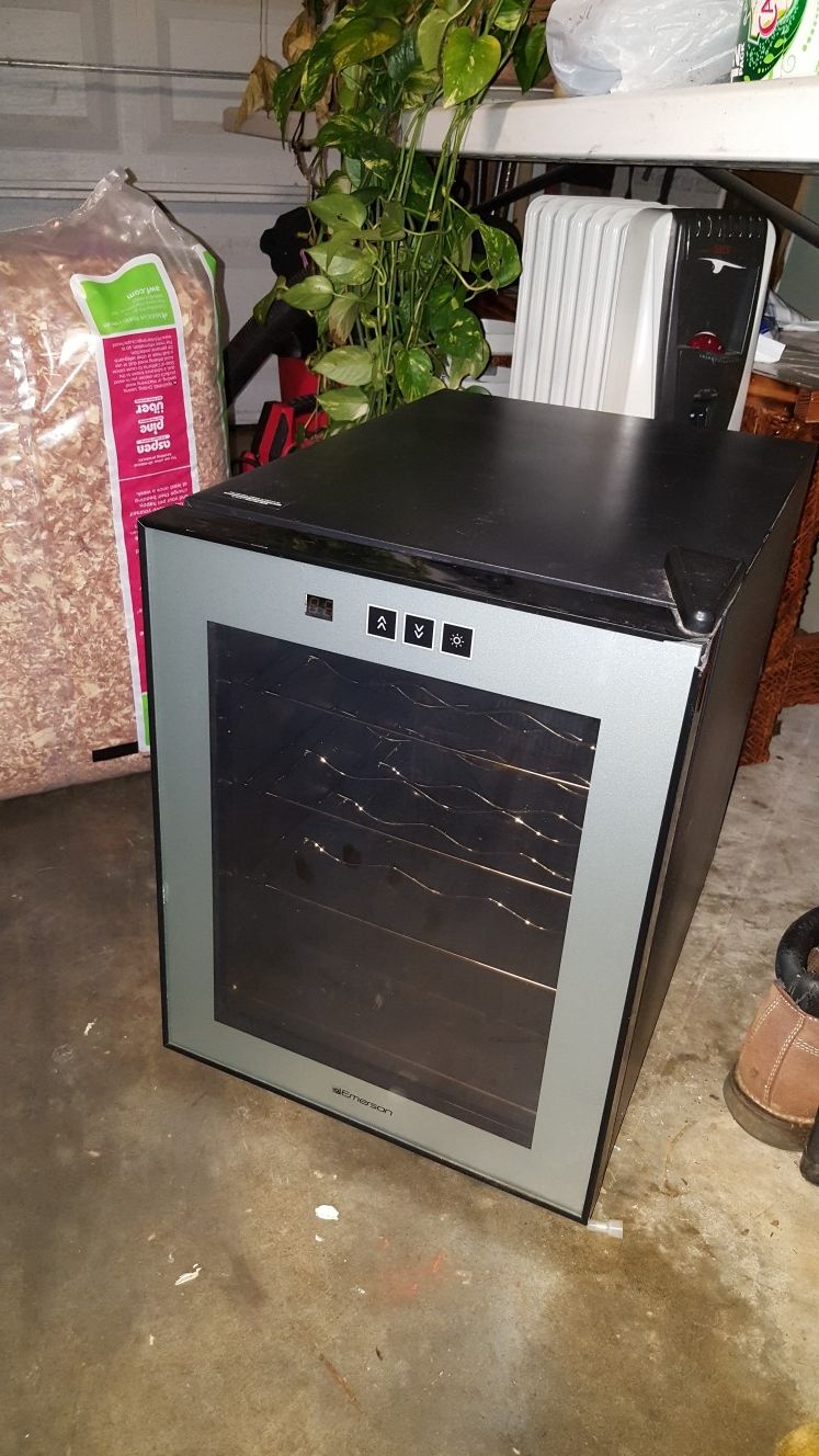 Emerson 12 bottle wine cooler for Sale in Fayetteville, GA OfferUp