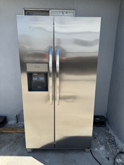 New Frigidaire 36 in. 26 cu. ft. Standard Depth Side by Side Refrigerator in Stainless Steel