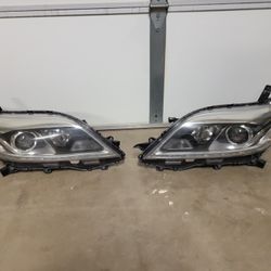 2015 - 2020 Toyota Sienna Headlights Oem RH & LH 