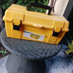 LIKE BRAND NEW LARG TOOLBOX ETC TRAY INSIDE 8 FINAL PRICE