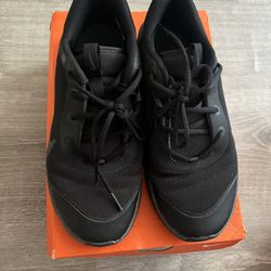  Nike, Black DM9027 Big Boys Size 6.5 Athletic Shoes