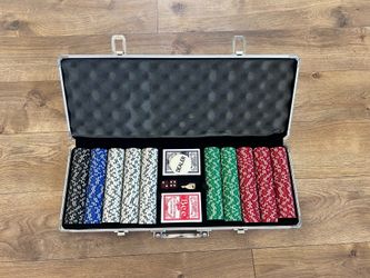 Poker set with case